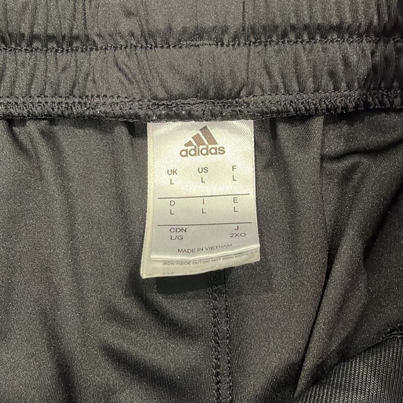Black Adidas basketball shorts - Picture 2 of 2